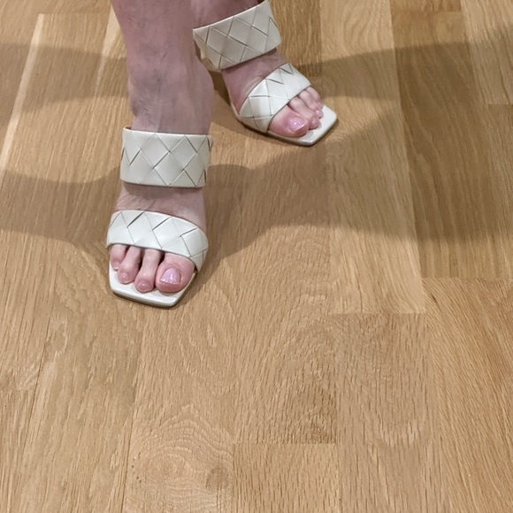 Vince Camuto Dress Sandals - Picture 8 of 10